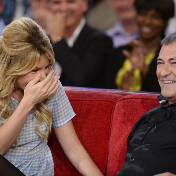 Jean-Marie Bigard et sa femme Lola Marois - Enregistrement de l'émission "Vivement Dimanche" consacrée à Jean-Marie Bigard, au Studio Gabriel à Paris le 7 octobre 2015. Diffusion le 11 octobre 2015 sur France 2.