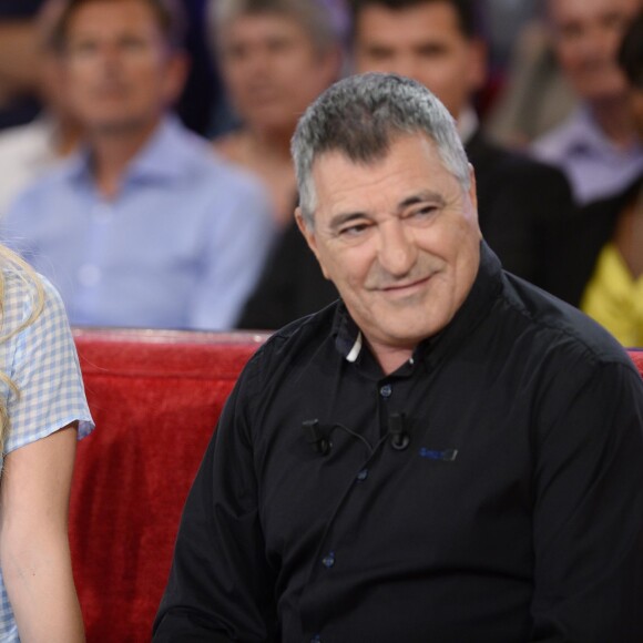 Jean-Marie Bigard et sa femme Lola Marois - Enregistrement de l'émission "Vivement Dimanche" consacrée à Jean-Marie Bigard, au Studio Gabriel à Paris le 7 octobre 2015. Diffusion le 11 octobre 2015 sur France 2.