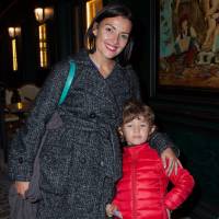 Kareen Antonn : Radieuse avec son fils pour le showcase de "Marie-Antoinette"