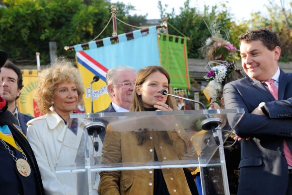 Mélanie Thierry au ban des vendanges de Montmartre à Paris, le 10 octobre 2015.