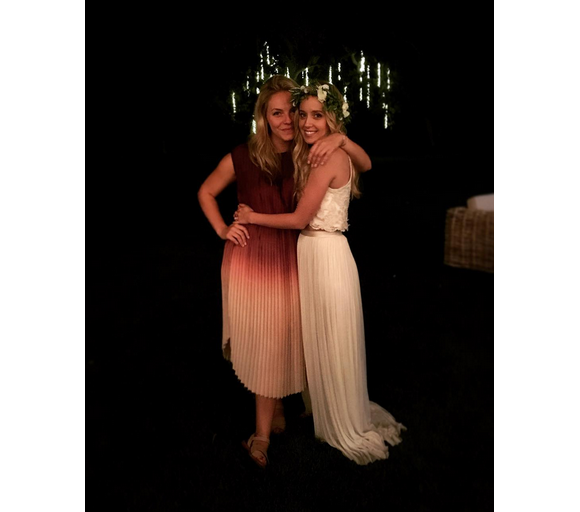 Eloise Mumford et Megan Park le jour de son mariage / photo postée sur Instagram
