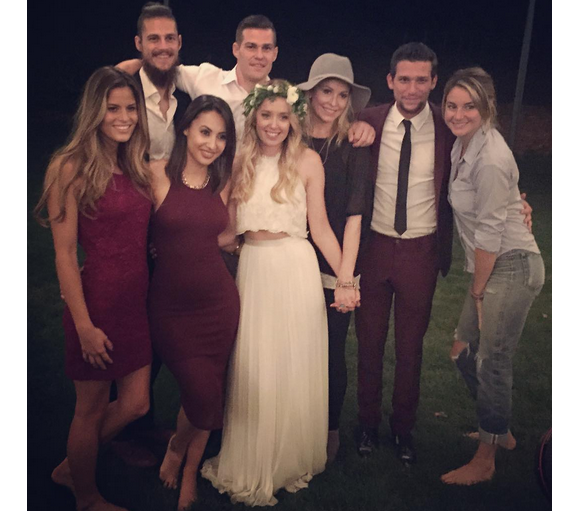 Tyler Hilton, Megan Park et leurs amis dont Shailene Woodley / photo postée sur le compte Instagram d'Alyson Black-Barrie
