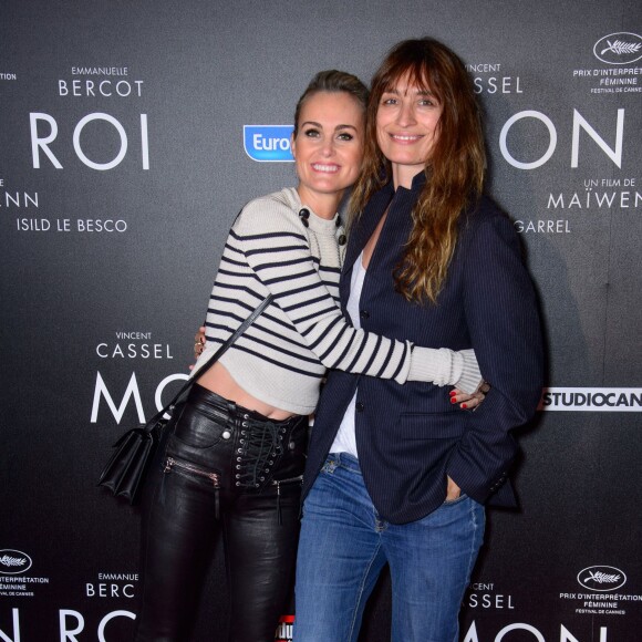 Laeticia Hallyday et Caroline de Maigret - Avant-première du film "Mon Roi" au cinéma Gaumont Capucines à Paris, le 12 octobre 2015.