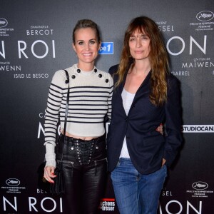 Laeticia Hallyday et Caroline de Maigret - Avant-première du film "Mon Roi" au cinéma Gaumont Capucines à Paris, le 12 octobre 2015.