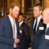 Le prince Harry, Jamie Heaslip et Mike Kearney (Irlande) - Réception au palais de Buckingham avec les plus grands joueurs de rugby de la Coupe du Monde et d'autres protagonistes de la compétition, à Londres, le 12 octobre 2015