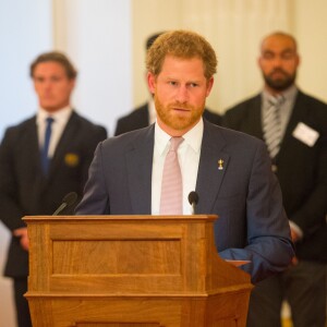 Le prince Harry - Réception au palais de Buckingham avec les plus grands joueurs de rugby de la Coupe du Monde et d'autres protagonistes de la compétition, à Londres, le 12 octobre 2015