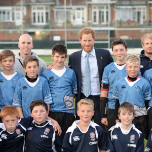 Le prince Harry a rendu visite aux jeunes du club de rugby de Paignton dans le Devon le 7 octobre 2015