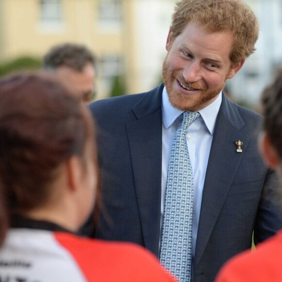 Le prince Harry a rendu visite aux jeunes du club de rugby de Paignton dans le Devon le 7 octobre 2015