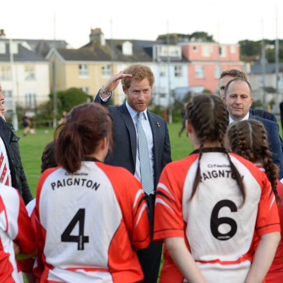 Le prince Harry a rendu visite aux jeunes du club de rugby de Paignton dans le Devon le 7 octobre 2015