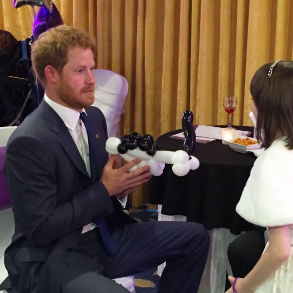 Le prince Harry lors de la cérémonie des prix WellChild, qui récompensent le courage des enfants malades et de leur famille, le 5 octobre 2015 à Londres.