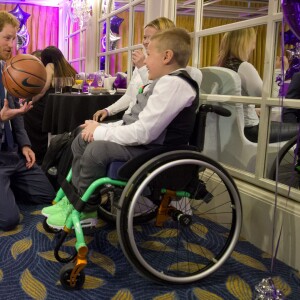 Le prince Harry lors de la cérémonie des prix WellChild, qui récompensent le courage des enfants malades et de leur famille, le 5 octobre 2015 à Londres.