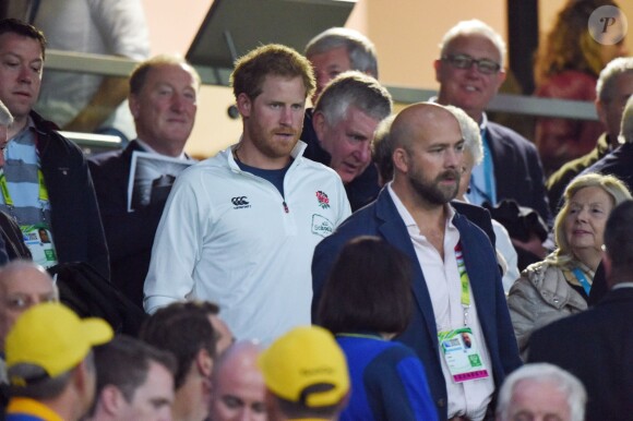 Le prince Harry à Twickenham lors de la défaite du XV de la Rose face à l'Australie, et son élimination de la Coupe du monde, le 3 octobre 2015 à Londres.