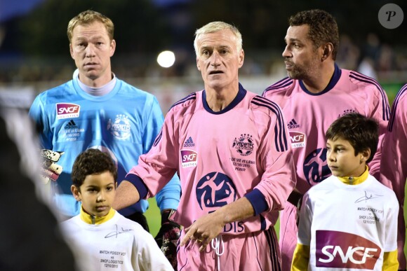 Didier Deschamps lors d'un match de charité avec le Variétés Club de France au profit de l'association + de Vie au stade Léo Lagrange de Poissy le 12 octobre 2015