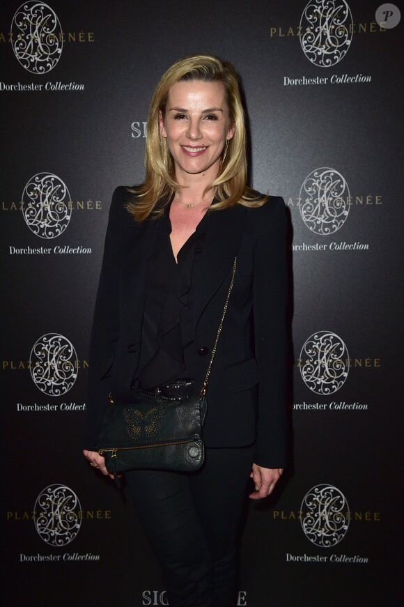 Laurence Ferrari - Cocktail lors de la soirée de lancement de "Signature Internationale", lors de la fashion week, au Plaza Athénée à Paris, le 8 mars 2015.  "Signature Internationale" launch cocktail as part of the Paris Fashion Week Womenswear Fall/Winter 2015/2016 on March 8, 2015 in Paris, France.08/03/2015 - Paris