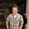 Jamie Oliver quitte les studios BBC a Londres, le 28 septembre 2012.