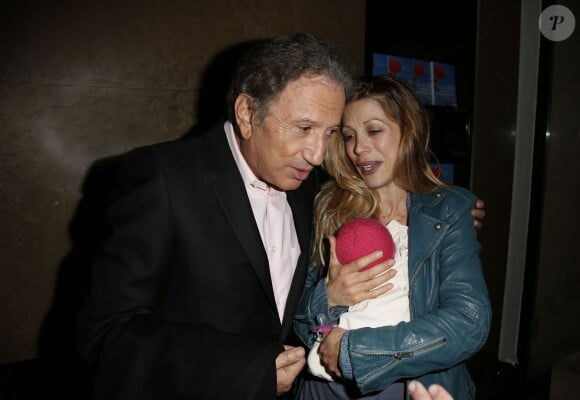 Michel Drucker, Tristane Banon et sa fille Tanya - Soirée du lancement du nouveau livre de Hugues Royer intitulé "Et les rêves prendront leur revanche" à l'hôtel Montalembert, à Paris, le 15 octobre 2015.