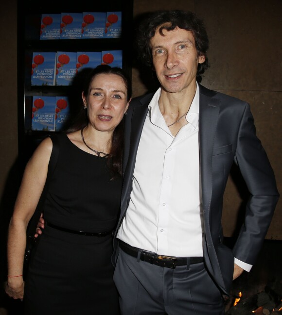 Hugues Royer et sa compagne - Soirée du lancement du nouveau livre de Hugues Royer intitulé "Et les rêves prendront leur revanche" à l'hôtel Montalembert, à Paris, le 15 octobre 2015.