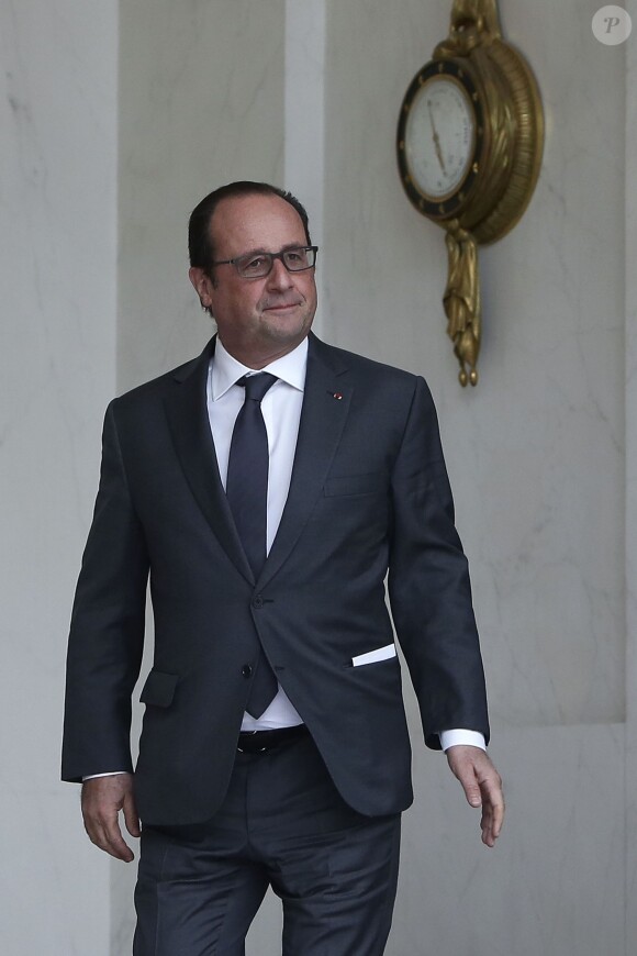 François Hollande - Sortie du conseil des ministres du mercredi 14 octobre au palais de l'Elysée à Paris. Le 14 octobre 2015