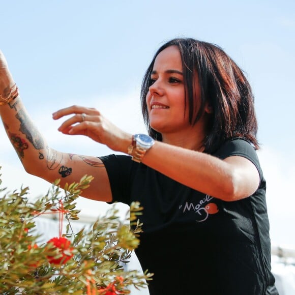 Exclusif - La popstar Alizée et sa fille Annily ont participé à la dernière journée de la 9ème édition de l'association 'La Marie Do' à Ajaccio en tant que marraine le 11 octobre 2015.