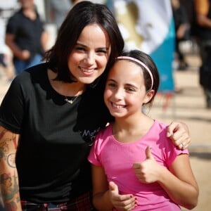 Exclusif - Alizée et sa fille Annily ont participé à la dernière journée de la 9ème édition de l'association 'La Marie Do' à Ajaccio en tant que marraine le 11 octobre 2015.