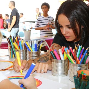 Exclusif - Alizée et sa fille Annily ont participé à la dernière journée de la 9ème édition de l'association 'La Marie Do' à Ajaccio en tant que marraine le 11 octobre 2015.