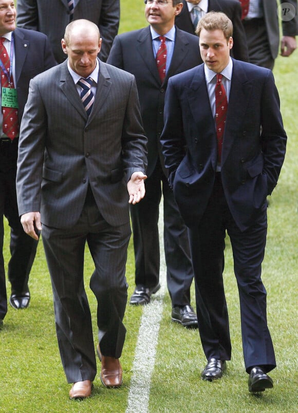 Le prince William et Gareth Thomas au Millennium Stadium de Cardiff, le 4 février 2007