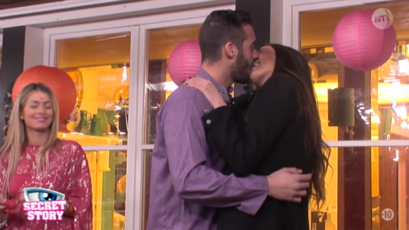 Secret Story 9 : Julie et Loïc passionnés et fougueux... Mélanie pour la nuit ?