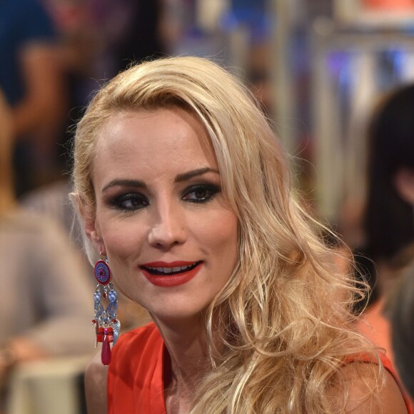 Exclusif - Elodie Gossuin. Enregistrement de l'émission "Les Années Bonheur" présentée par Patrick Sébastien à La Plaine St Denis le 22 septembre 2015.