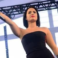 Demi Lovato "en contradiction" face à la mort de son père: "Il était violent..."