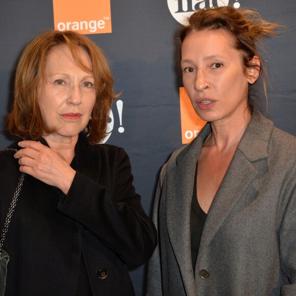 Nathalie Baye et Emmanuelle Bercot - Soirée d'inauguration de la Fiac 2015 organisée par Orange au Grand Palais à Paris, le 21 octobre 2015.