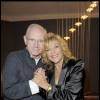 William Sheller et son amie Nicoletta qui célébrait ses 40 ans de scène à Paris, le 15 octobre 2009. 