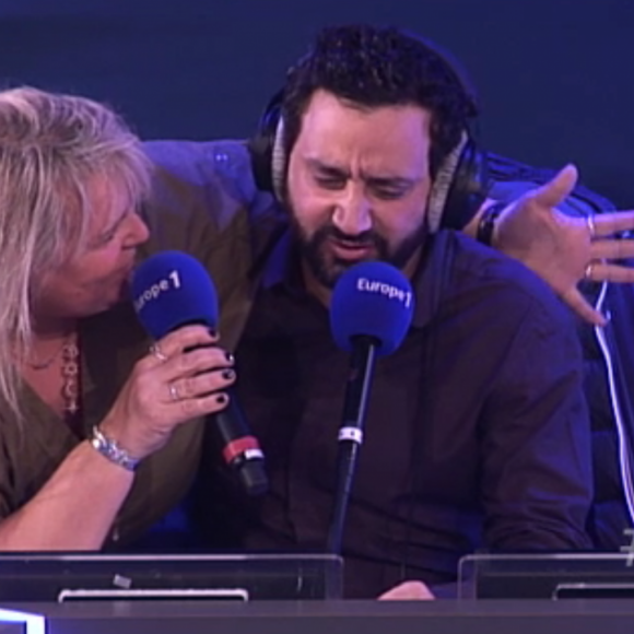 Valérie Damidot et Cyril Hanouna ont révélé avoir failli être en couple par le passé. Emission Les pieds dans le plat sur Europe 1. Le 22 octobre 2015.