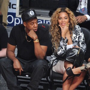 Jay-Z et Beyoncé Knowles lors d'un match NBA en février 2013