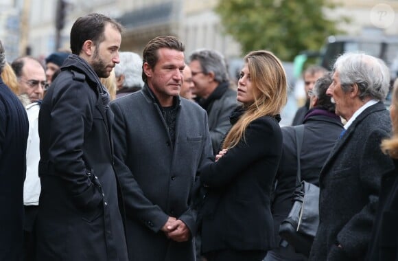 Benjamin Castaldi, sa compagne Aurore Aleman et Jean Rochefort - Obsèques de Danièle Delorme en l'église de Saint-Germain-des Prés à Paris le 23 octobre 2015.
