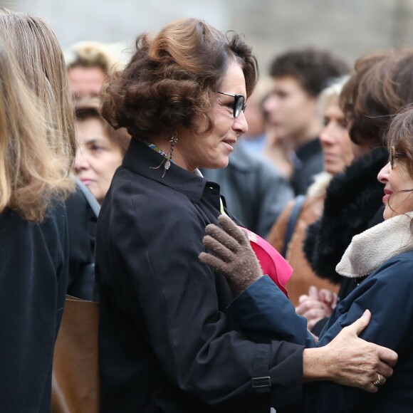 Lydie Zaks (Veuve de Daniel Gélin) et Chantal Lauby - Obsèques de Danièle Delorme en l'église de Saint-Germain-des Prés à Paris le 23 octobre 2015.