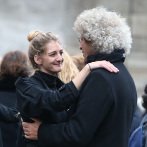 Sarah Gélin (petite-fille de Danièle Delorme), Elie Chouraqui - Obsèques de Danièle Delorme en l'église de Saint-Germain-des Prés à Paris le 23 octobre 2015.