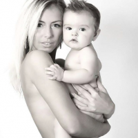 Stéphanie Clerbois, topless avec son bébé : De sublimes et tendres clichés...