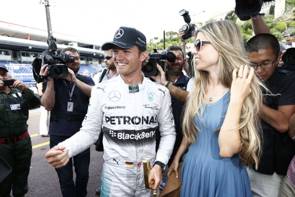 Nico Rosberg avec Vivian Sibold après sa victoire au Grand Prix de Monaco le 25 mai 2014
