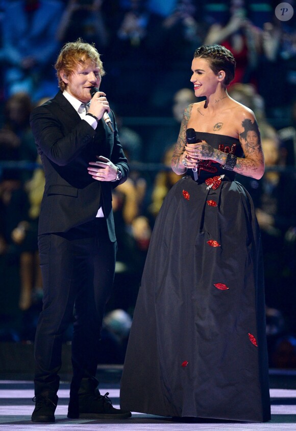 Ed Sheeran et Ruby Rose lors des MTV Europe Music Awards 2015 au Mediolanum Forum. Milan, le 25 octobre 2015.