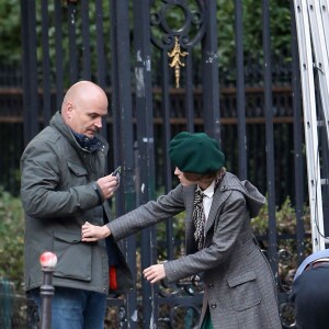 Exclusif - Lily-Rose Depp sur le tournage de "Planetarium" à Paris le 29 septembre 2015. La fille de Johnny Depp et Vanessa Paradis partage l'affiche du film de Rebecca Zlotowski avec l'actrice Natalie Portman.