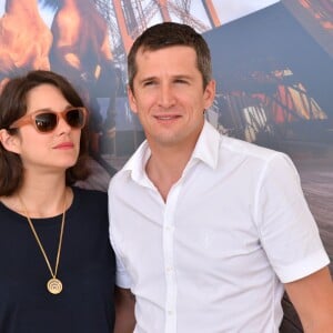Exclusif -Marion Cotillard et son compagnon Guillaume Canet - People lors du Longines Paris Eiffel Jumping au Champ-de-Mars à Paris, le 4 juillet 2015.