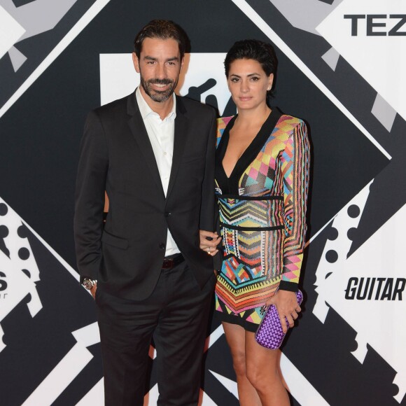 Robert Pirès et sa femme Jessica lors des MTV Europe Music Awards 2015 au Mediolanum Forum à Milan, le 25 octobre 2015