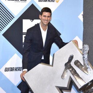 Novak Djokovic lors des MTV Europe Music Awards 2015 au Mediolanum Forum à Milan, le 25 octobre 2015