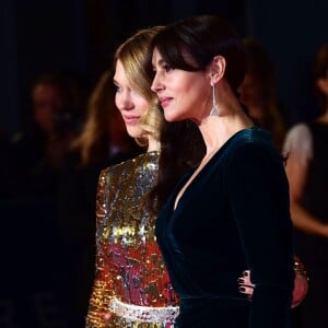 Léa Seydoux et Monica Bellucci - Première mondiale du nouveau James Bond "007 Spectre" au Royal Albert Hall à Londres le 26 octobre 2015.