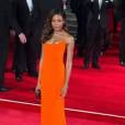 Naomie Harris en Stella McCartney et chaussures Giuseppe Zanotti Design - Première mondiale du nouveau James Bond "007 Spectre" au Royal Albert Hall à Londres le 26 octobre 2015.