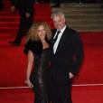 Kelly Hoppen et John Gardiner - Première mondiale du nouveau James Bond "007 Spectre" au Royal Albert Hall à Londres le 26 octobre 2015.