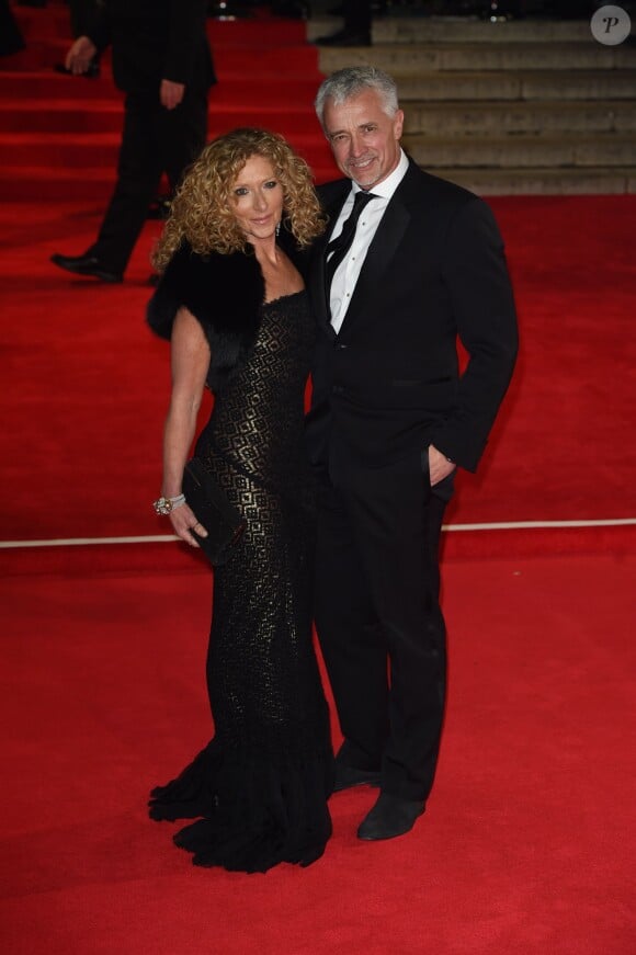 Kelly Hoppen et John Gardiner - Première mondiale du nouveau James Bond "007 Spectre" au Royal Albert Hall à Londres le 26 octobre 2015.