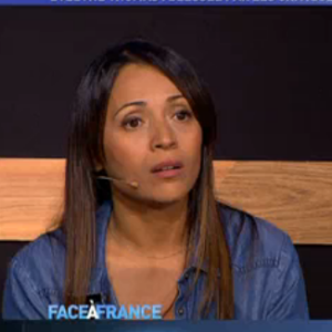 Une intervenante face à Evelyne Thomas dans Face à France, le 27 octobre 2015 sur NRJ12.