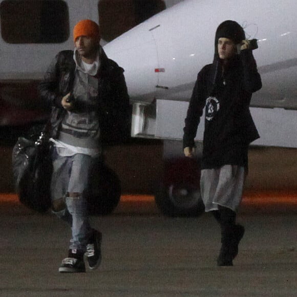 Semi-Exclusif - Justin Bieber arrive à l'aéroport de Oslo en jet privé le 29 octobre 2015 à 4h30 du matin.