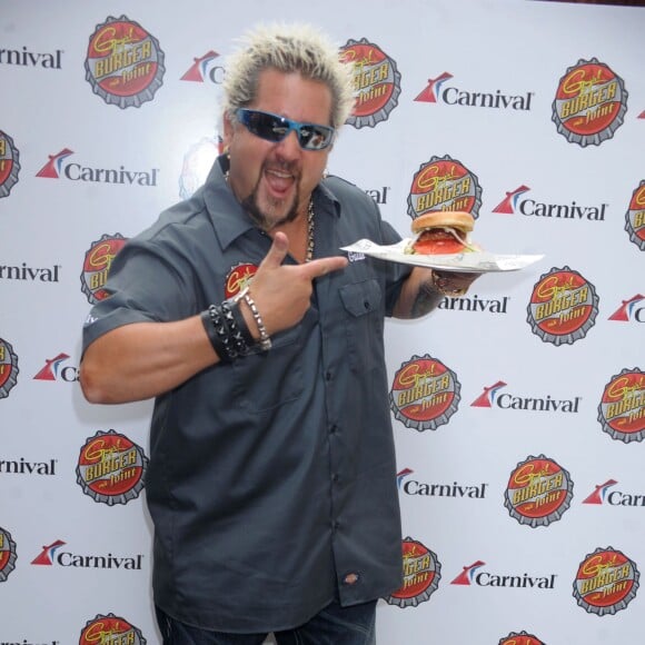 Guy Fieri à la conférence de presse Carnival Cruise Lines à New York, le 3 octobre 2011